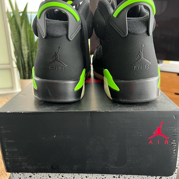 NEW Jordan 6 Retro Electric Green, Men’s Size 12 - Picture 6 of 8